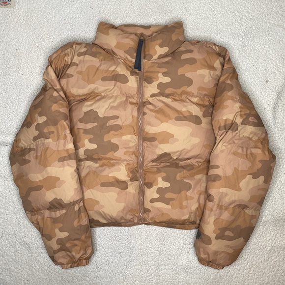 Fabletics Women’s Camouflage Cropped Puffer Jacket : Size Large - Picture 1 of 9